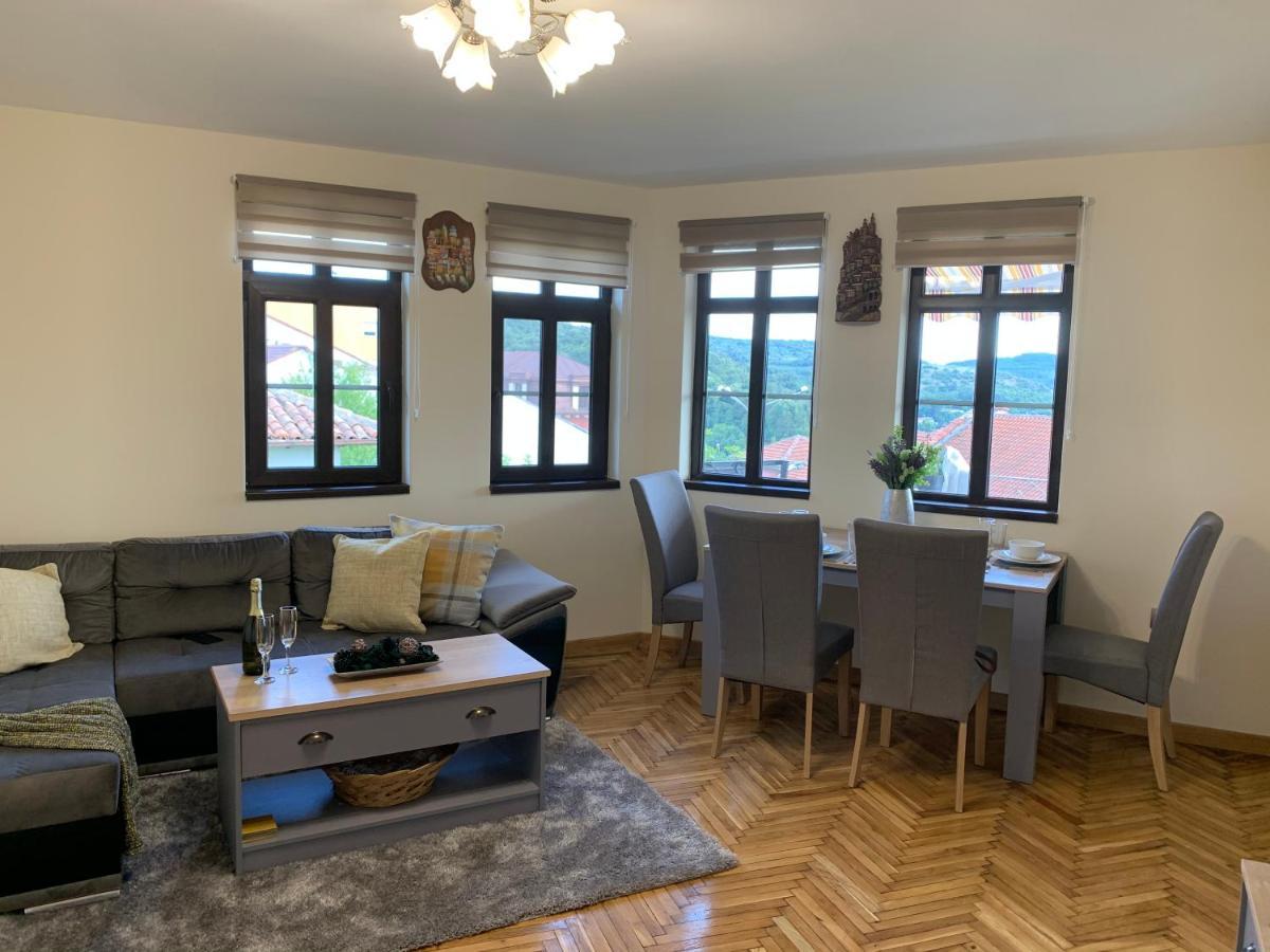 Apartment Zdravets, In The Heart Of The Old City Велико-Тирново Екстер'єр фото