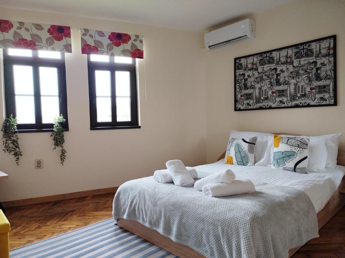 Apartment Zdravets, In The Heart Of The Old City Велико-Тирново Екстер'єр фото