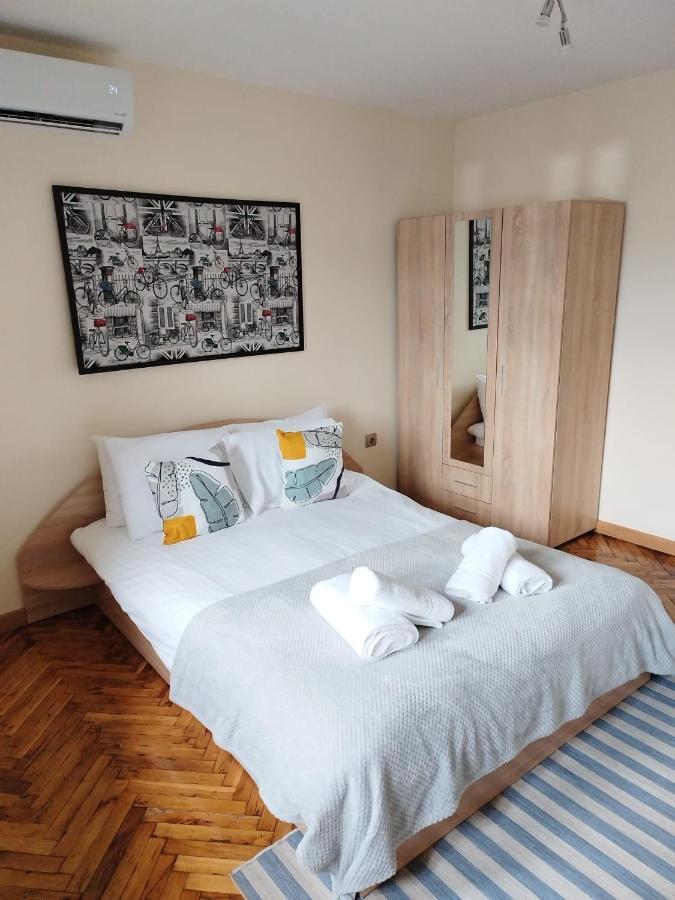 Apartment Zdravets, In The Heart Of The Old City Велико-Тирново Екстер'єр фото
